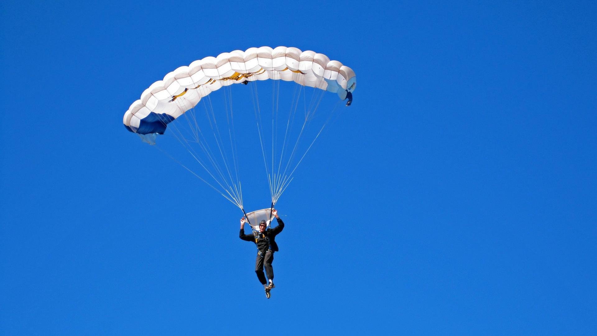 中国男篮用拼搏换来掌声与尊重,中国男篮众人谈